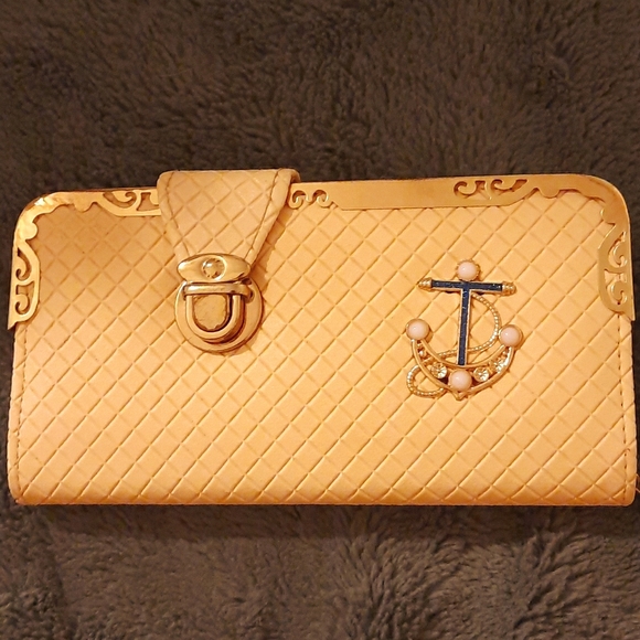 wallet - Picture 1 of 3